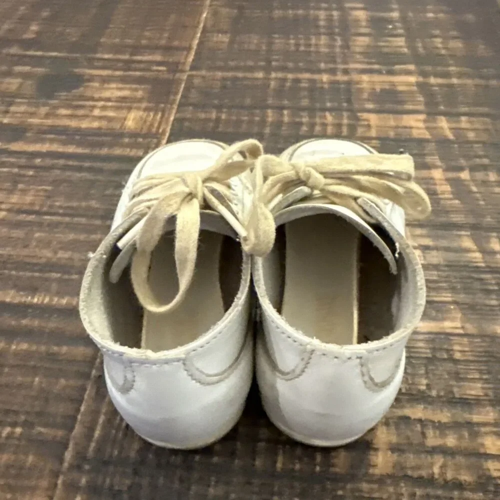 Vintage Stride Rite White Lace Up Baby Walking Shoes. Flexible Moccasins